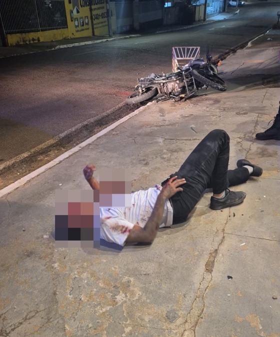 Motociclista tenta fugir de abordagem, cai e fica ferido em Barra do Garças