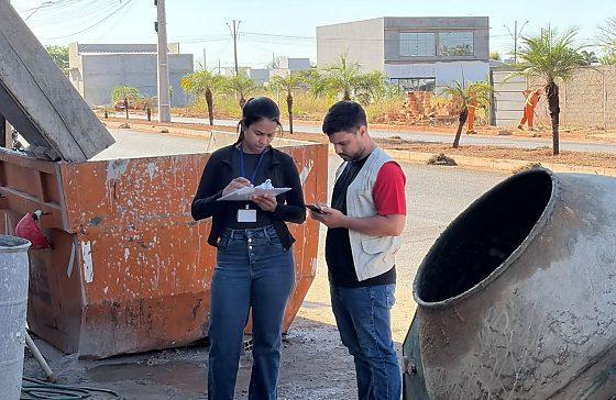 Mutirão fiscaliza obras sem alvará e materiais de construção em ruas de Barra do Garças