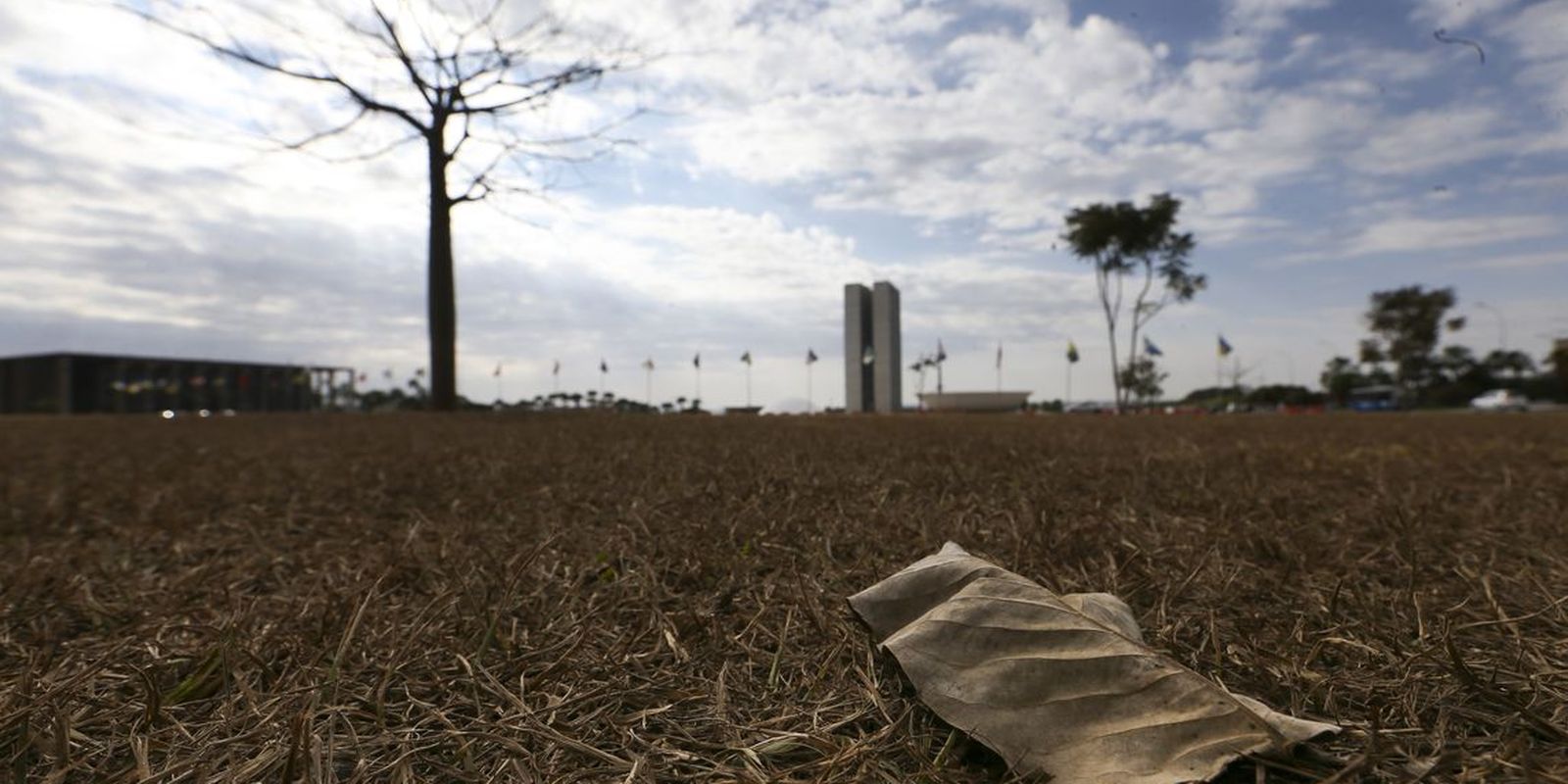 Região Sul tem risco de temporal e granizo; outras regiões têm calor