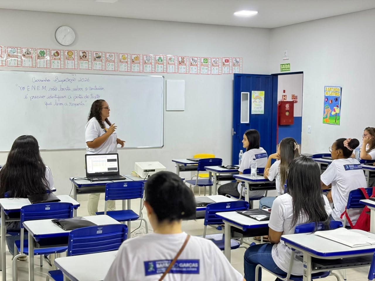 ENEM 2026: “Ter um cursinho próprio na cidade e poder participar gratuitamente é maravilhoso”, diz aluna do SuperAção