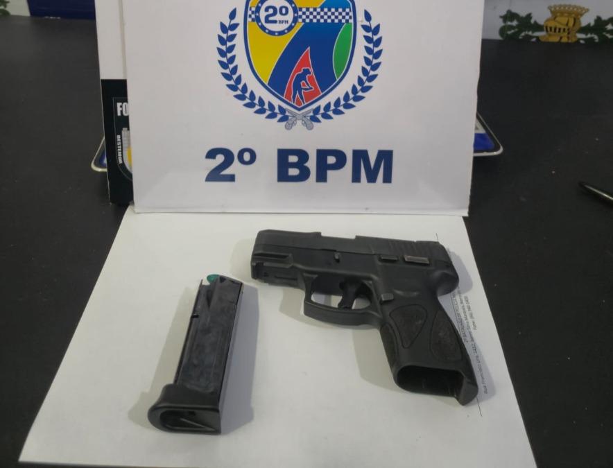 Homem é preso com pistola 9mm furtada durante abordagem em Barra do Garças
