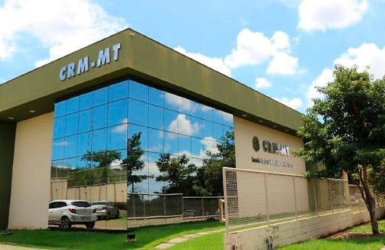 Médico é indiciado após denúncias de complicações em cirurgias plásticas em Barra do Garças