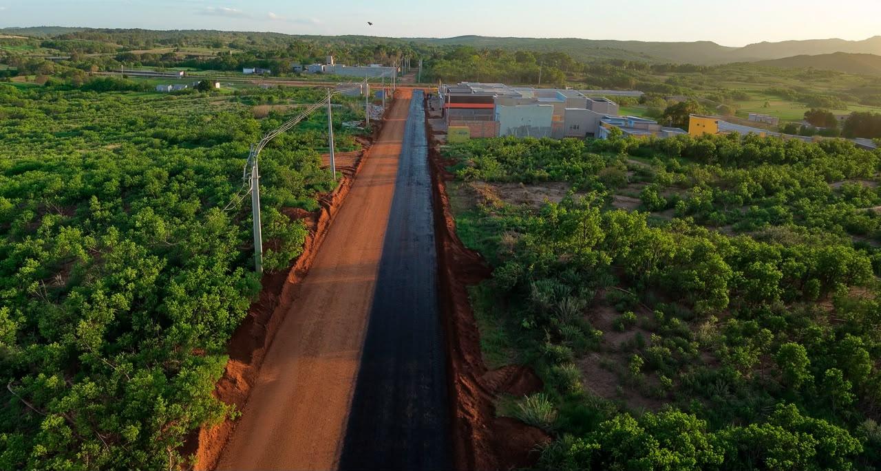 Prefeitura de Barra do Garças inicia nova etapa de pavimentação na rua de acesso à escola Federico Toscani