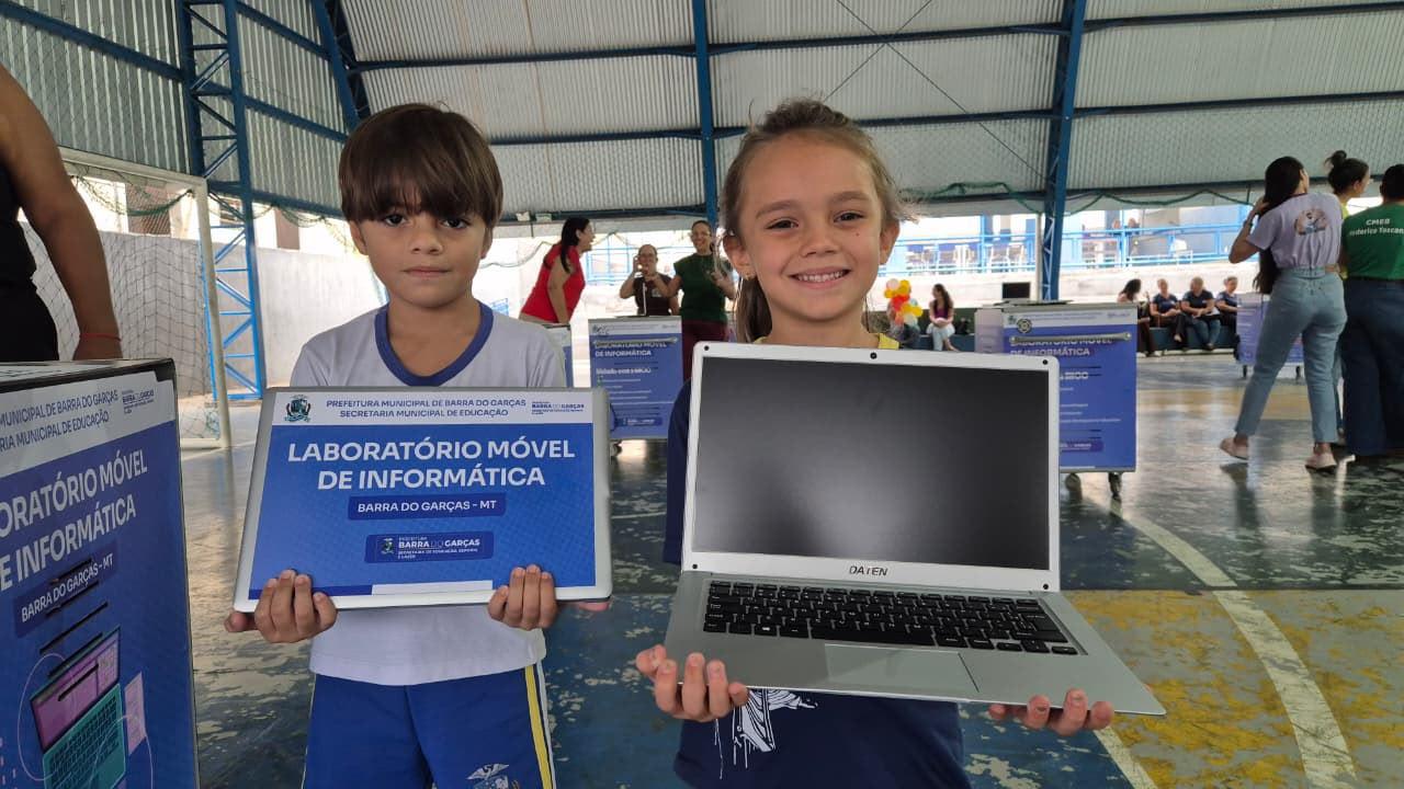 Tecnologia chega às salas de aula com novos laboratórios móveis em Barra do Garças